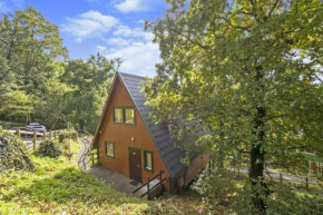 A comfortable Lazy Bear Lodge at Finlake Resort and Spa in Devon